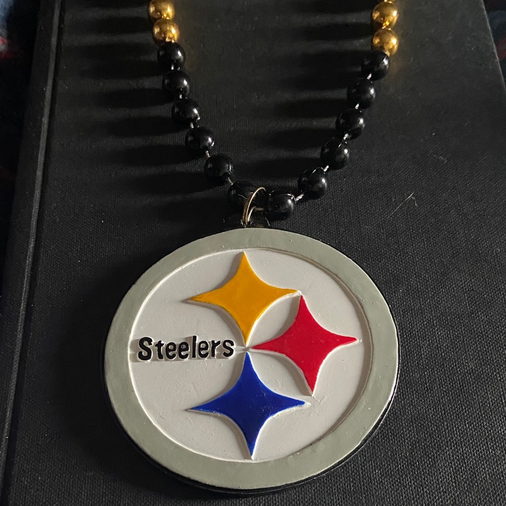 Big Pittsburgh Steelers football NFL Pendant Necklace with Black and Gold Beads